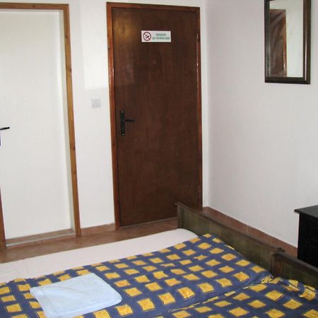 Guest House Familia Samovodene Exterior foto