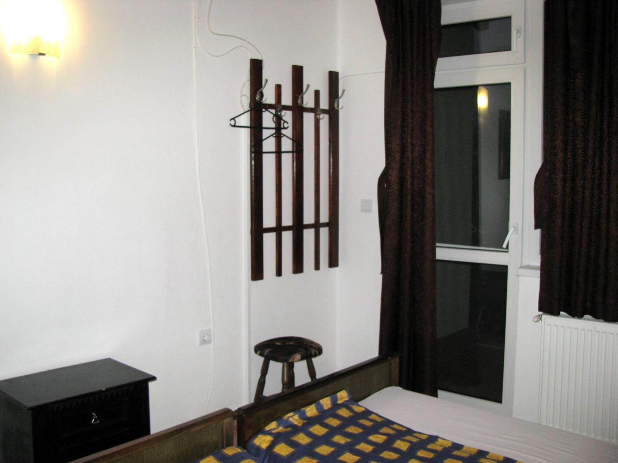 Guest House Familia Samovodene Exterior foto