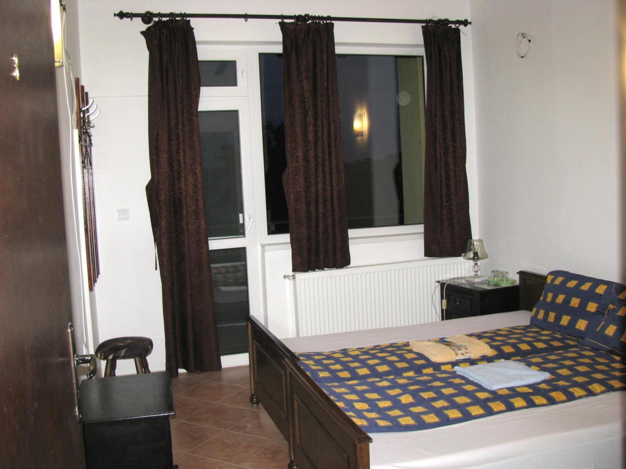 Guest House Familia Samovodene Exterior foto