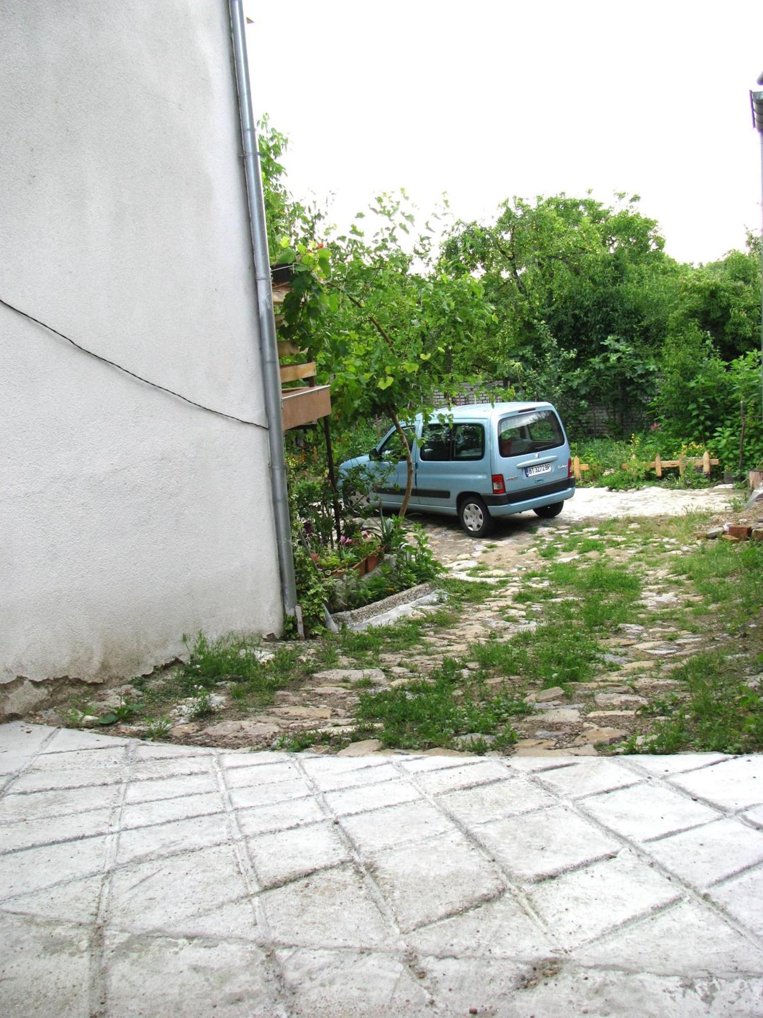 Guest House Familia Samovodene Exterior foto