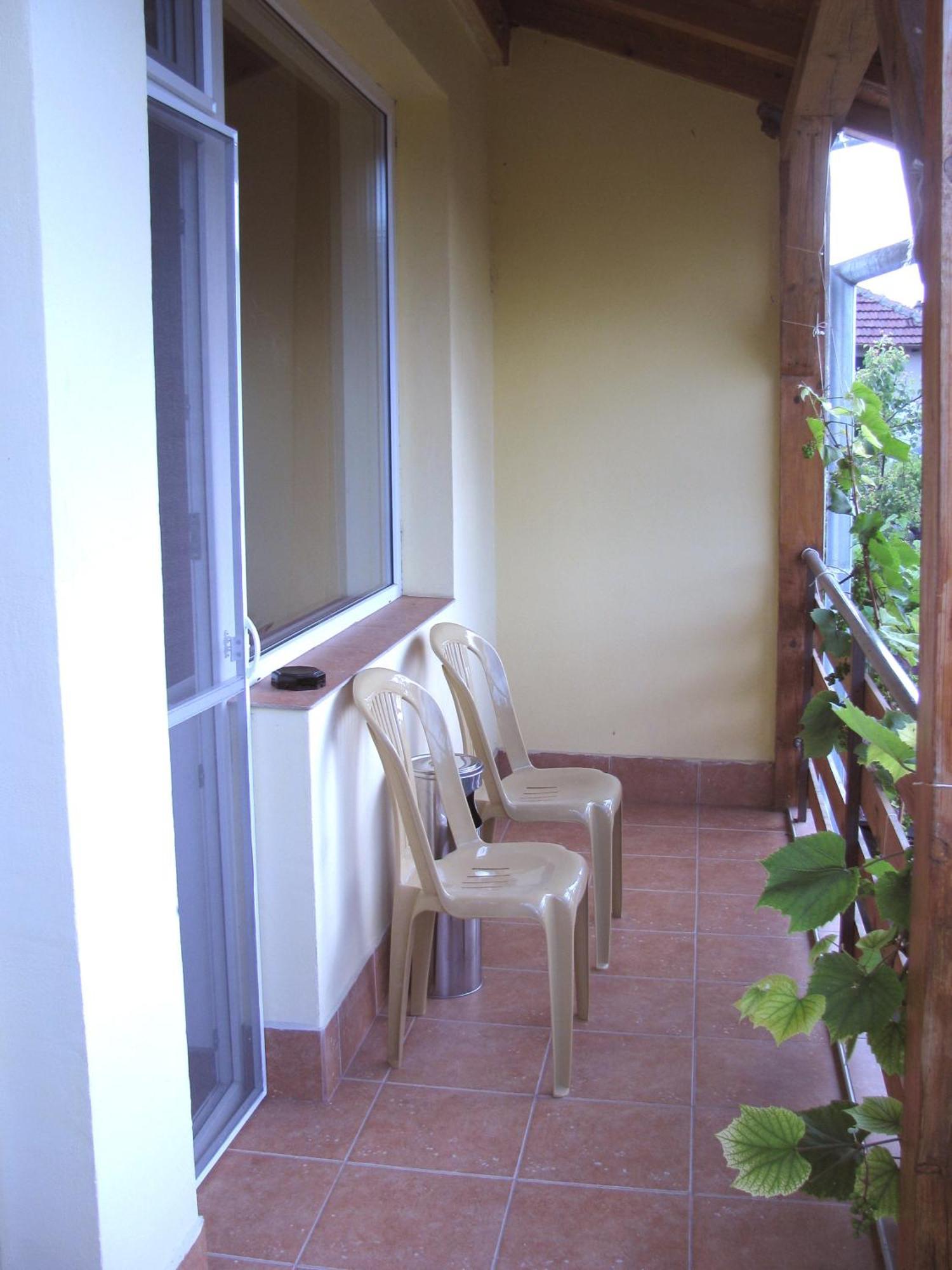 Guest House Familia Samovodene Exterior foto