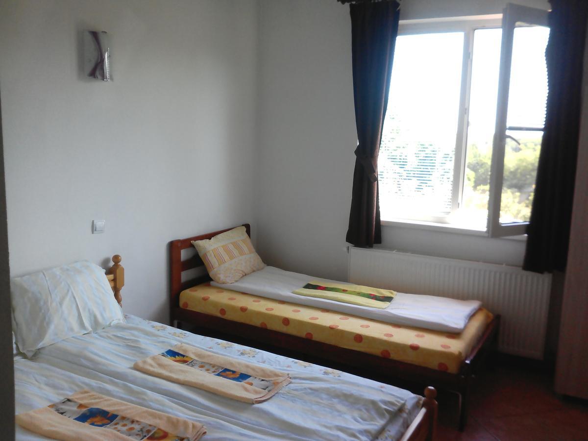 Guest House Familia Samovodene Exterior foto